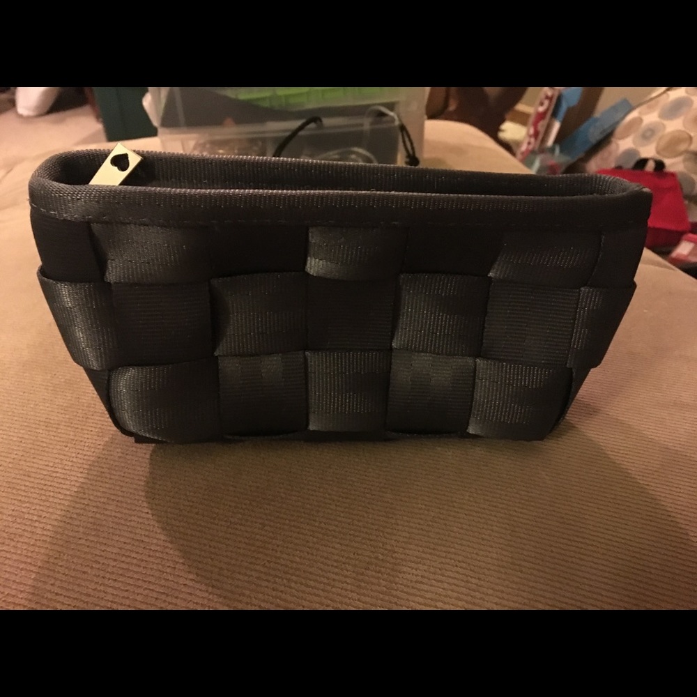 Harvey’s seatbelt pouch